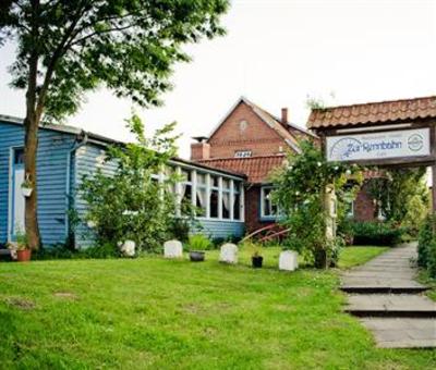 фото отеля Hotel Zur Rennbahn Drage (Lower Saxony)