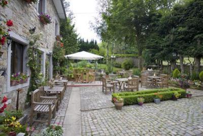 фото отеля Ffaulty Towers Guesthouse