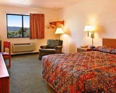 фото отеля Super 8 Portsmouth