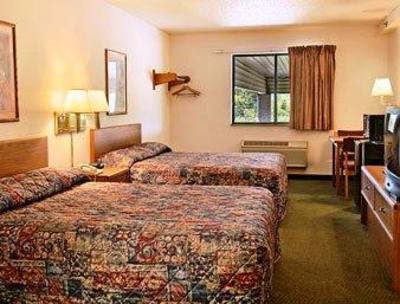 фото отеля Super 8 Portsmouth