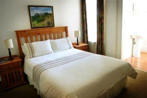 фото отеля Peter's Guesthouse Pretoria