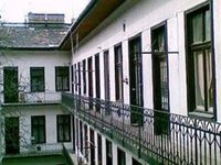 Alkotas House Apartments