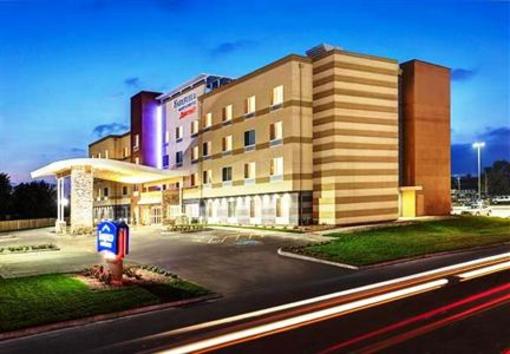 фото отеля Fairfield Inn & Suites Hutchinson