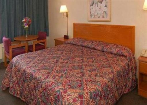 фото отеля Rodeway Inn near Potomac Mills