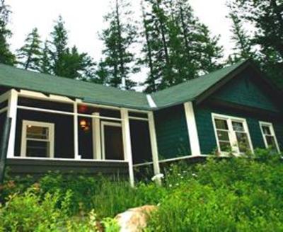 фото отеля Johnston Canyon Resort