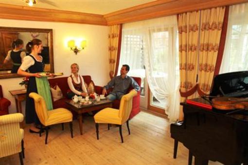 фото отеля Gastehaus Hahnenköpfle Oberstdorf