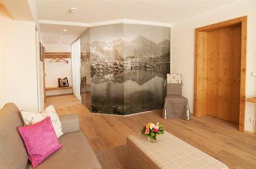 фото отеля Gastehaus Hahnenköpfle Oberstdorf