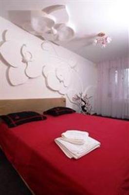 фото отеля Central Serviced Apartments At Mironova Street