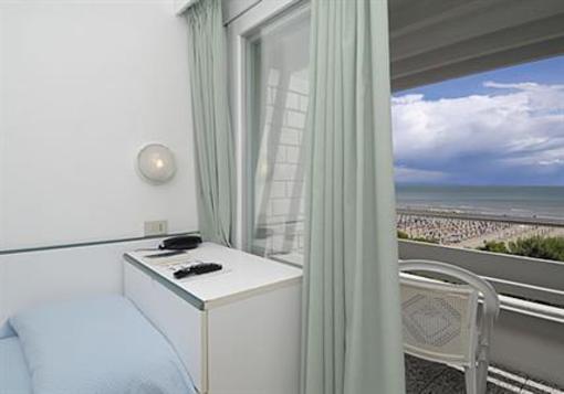 фото отеля Hotel Ambra Lignano Sabbiadoro