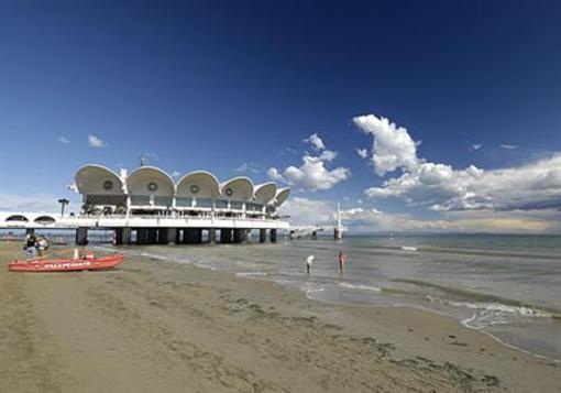 фото отеля Hotel Ambra Lignano Sabbiadoro