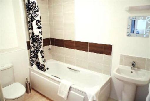фото отеля Bliss Apartments Swindon