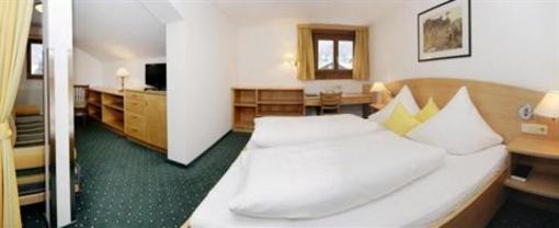 фото отеля Cresta Hotel