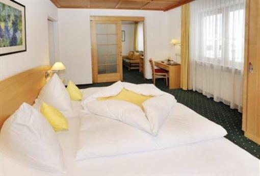 фото отеля Cresta Hotel