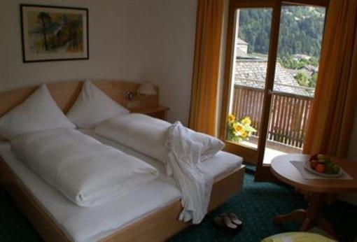фото отеля Cresta Hotel
