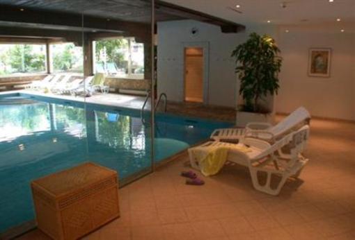 фото отеля Cresta Hotel