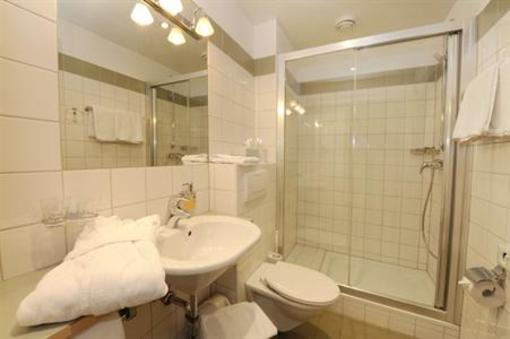фото отеля Cresta Hotel