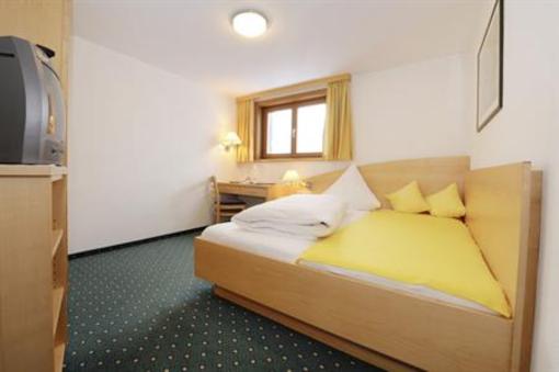 фото отеля Cresta Hotel