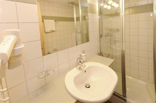 фото отеля Cresta Hotel