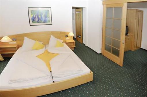 фото отеля Cresta Hotel