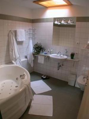 фото отеля Cresta Hotel