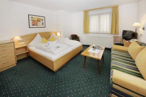 фото отеля Cresta Hotel