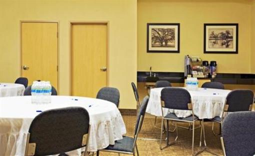 фото отеля Holiday Inn Express Hotel & Suites Borger