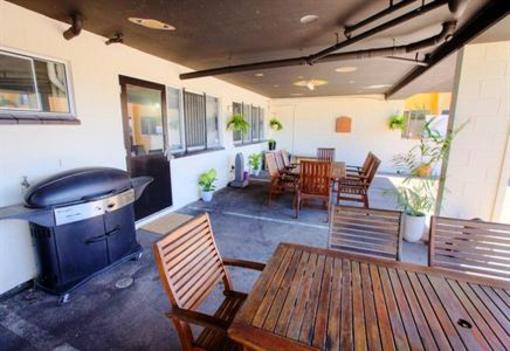 фото отеля Foreign Exchange Accommodation Beachside