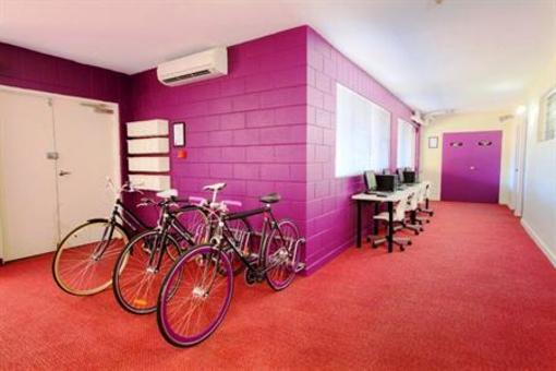 фото отеля Foreign Exchange Accommodation Beachside