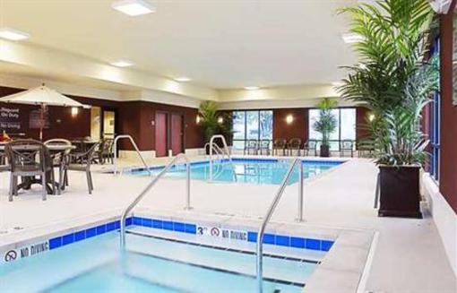 фото отеля Quality Inn & Suites Waterloo (Iowa)