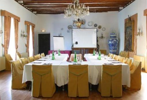 фото отеля La Casa Grande Hotel Torrejon de Ardos