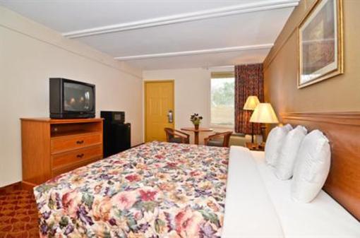 фото отеля Americas Best Value Inn Athens (Texas)