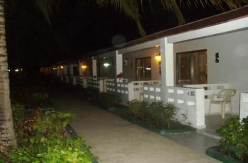 фото отеля Holiday Beach Club Hotel