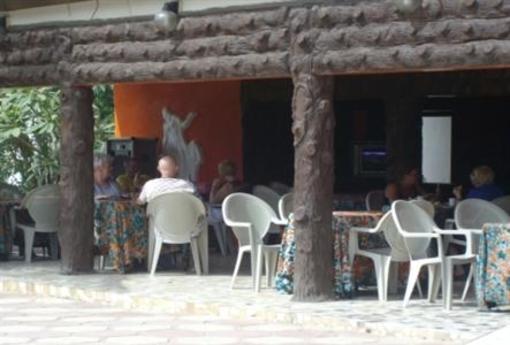 фото отеля Holiday Beach Club Hotel