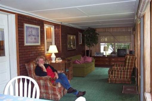фото отеля Lake Winnipesaukee Motel
