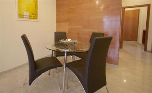 фото отеля Girona Apartments