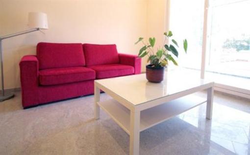 фото отеля Girona Apartments