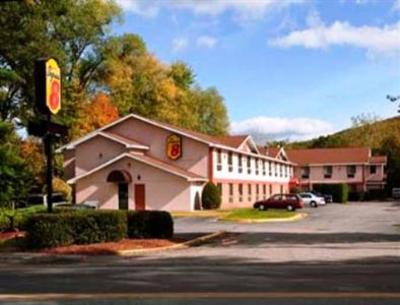 фото отеля Brattleboro Super 8