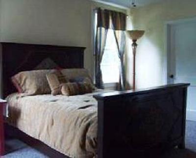 фото отеля Booker-Lewis House Bed and Breakfast