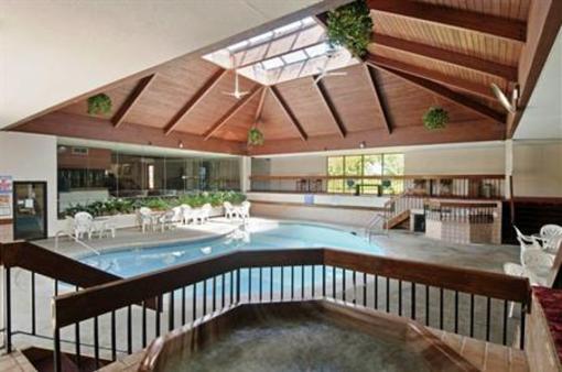 фото отеля Americas Best Value Red Fox Inn