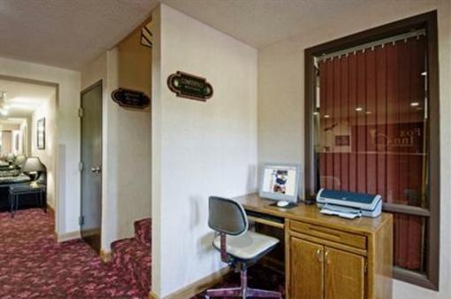 фото отеля Americas Best Value Red Fox Inn
