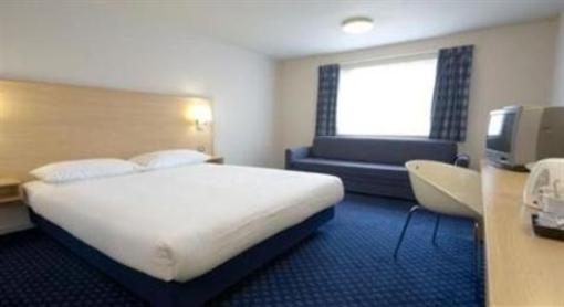 фото отеля Travelodge Inverness