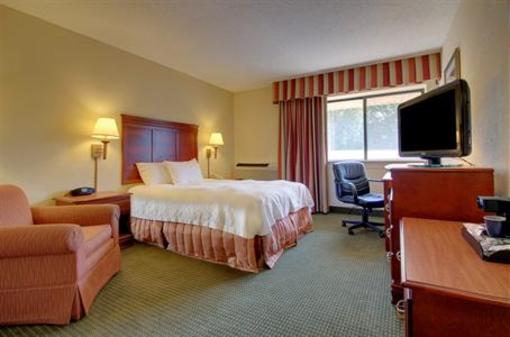 фото отеля AmericInn Hotel & Suites Omaha