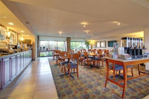 фото отеля AmericInn Hotel & Suites Omaha