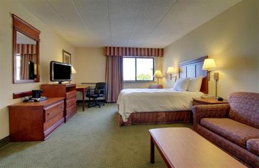 фото отеля AmericInn Hotel & Suites Omaha