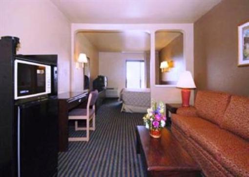 фото отеля Rodeway Inn & Suites Lake Havasu City