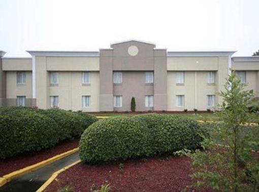 фото отеля Quality Inn and Suites Airpark East