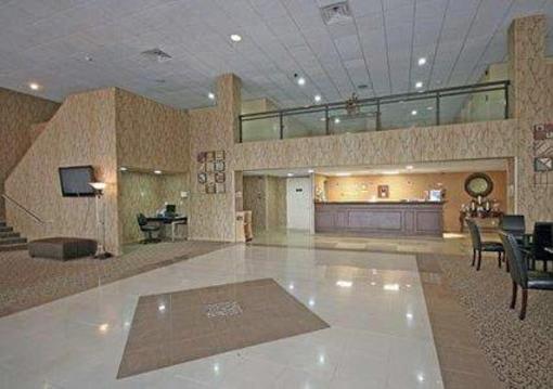 фото отеля Quality Inn and Suites Airpark East