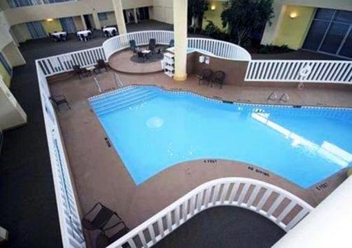 фото отеля Quality Inn and Suites Airpark East