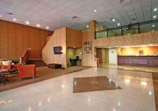 фото отеля Quality Inn and Suites Airpark East