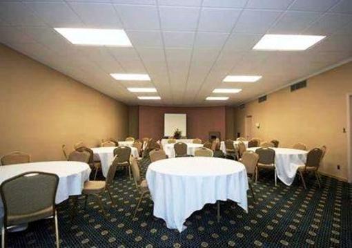 фото отеля Quality Inn and Suites Airpark East